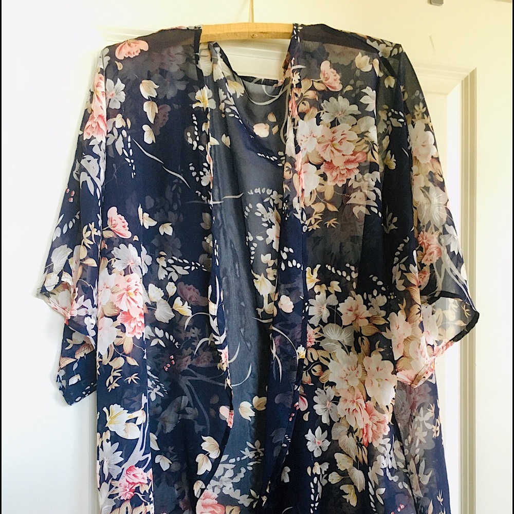 KIMONO | DARK BLUE WITH PINK FLORAL PRINT